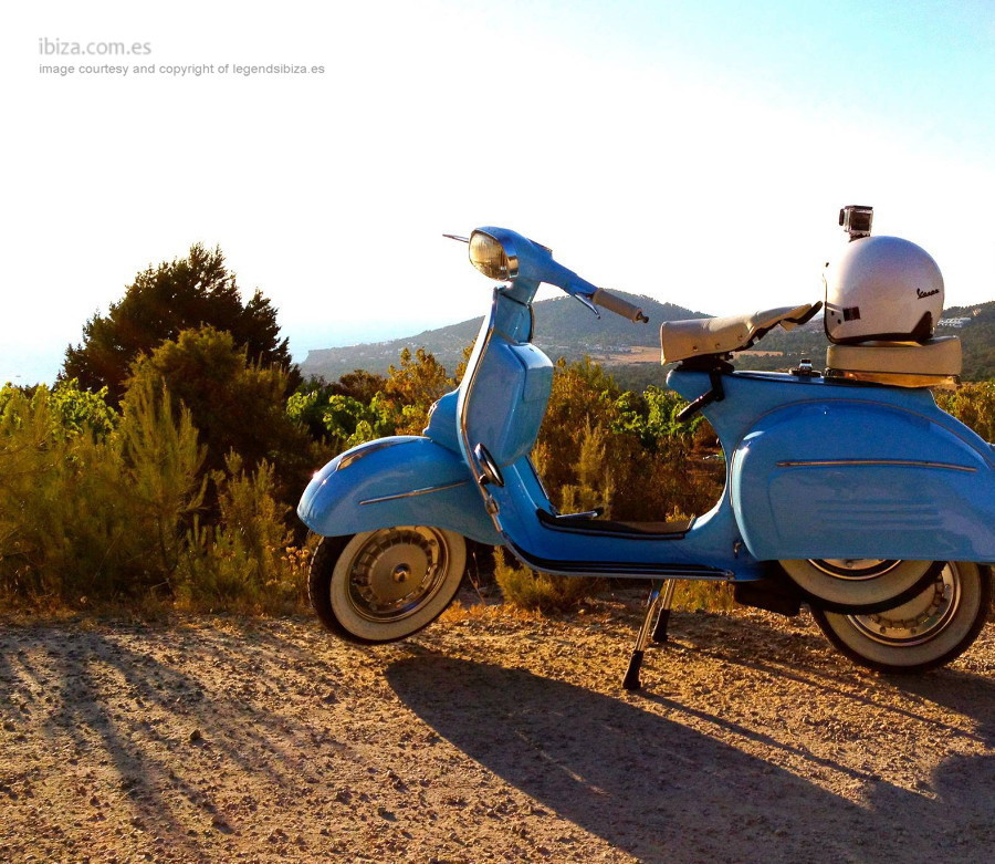 Excursión por el campo en Vespa retro | Actividades originales Ibiza